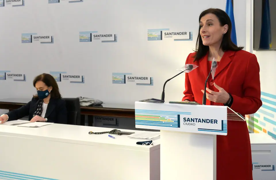 La alcaldesa de Santander, Gema Igual durante la presentaci&oacute;n de la plantaci&oacute;n de &aacute;rboles en la ciudad. / ALERTA