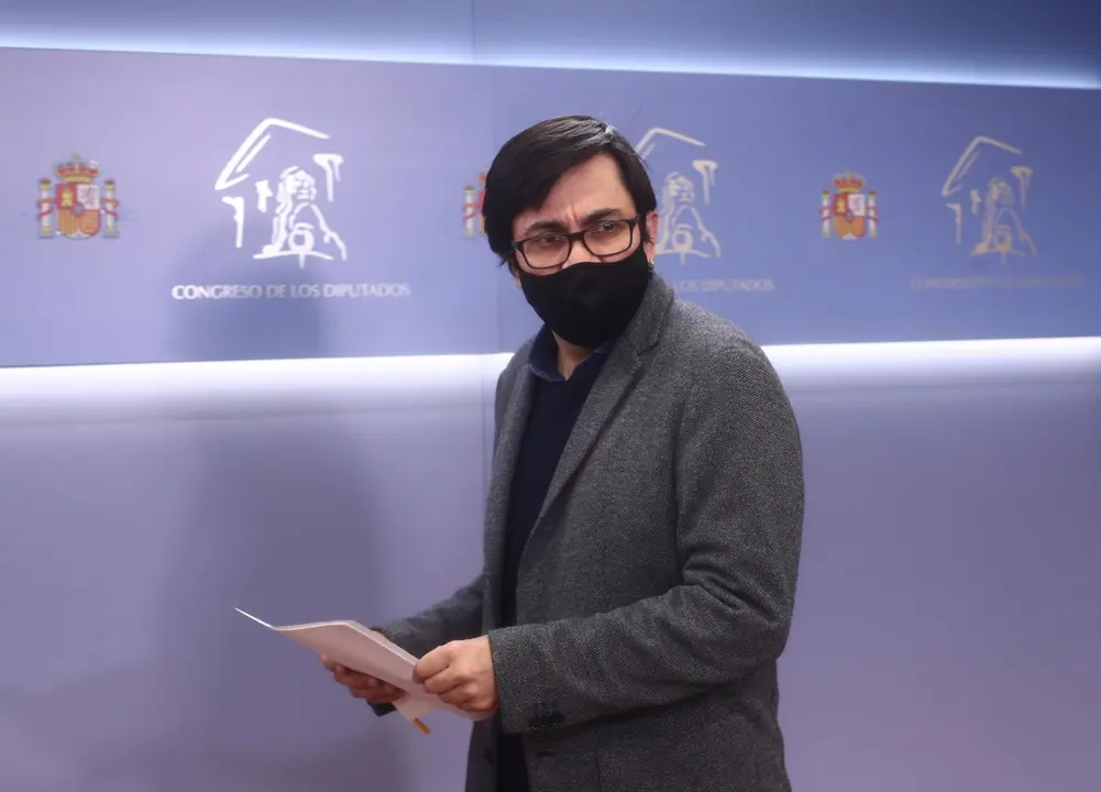 El secretario primero del Congreso y diputado de ECP, Gerardo Pisarello en rueda de prensa posterior a la Mesa del Congreso de los Diputados, en Madrid (Espa&ntilde;a), a 15 de diciembre de 2020.
