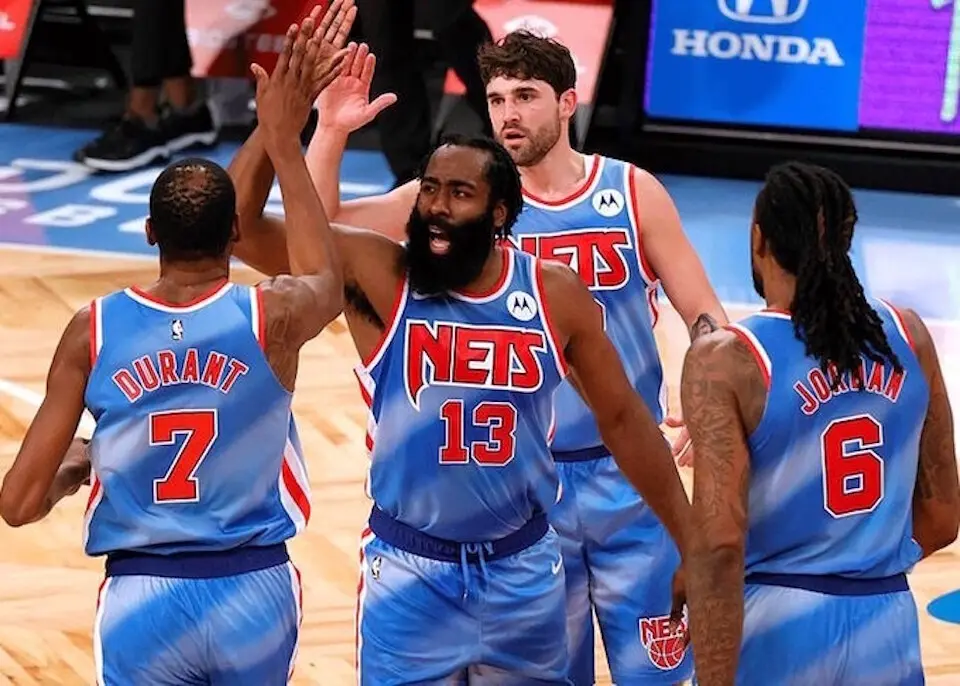 James Harden debuta con 'triple-doble' en Brooklyn Nets. / E. PRESS