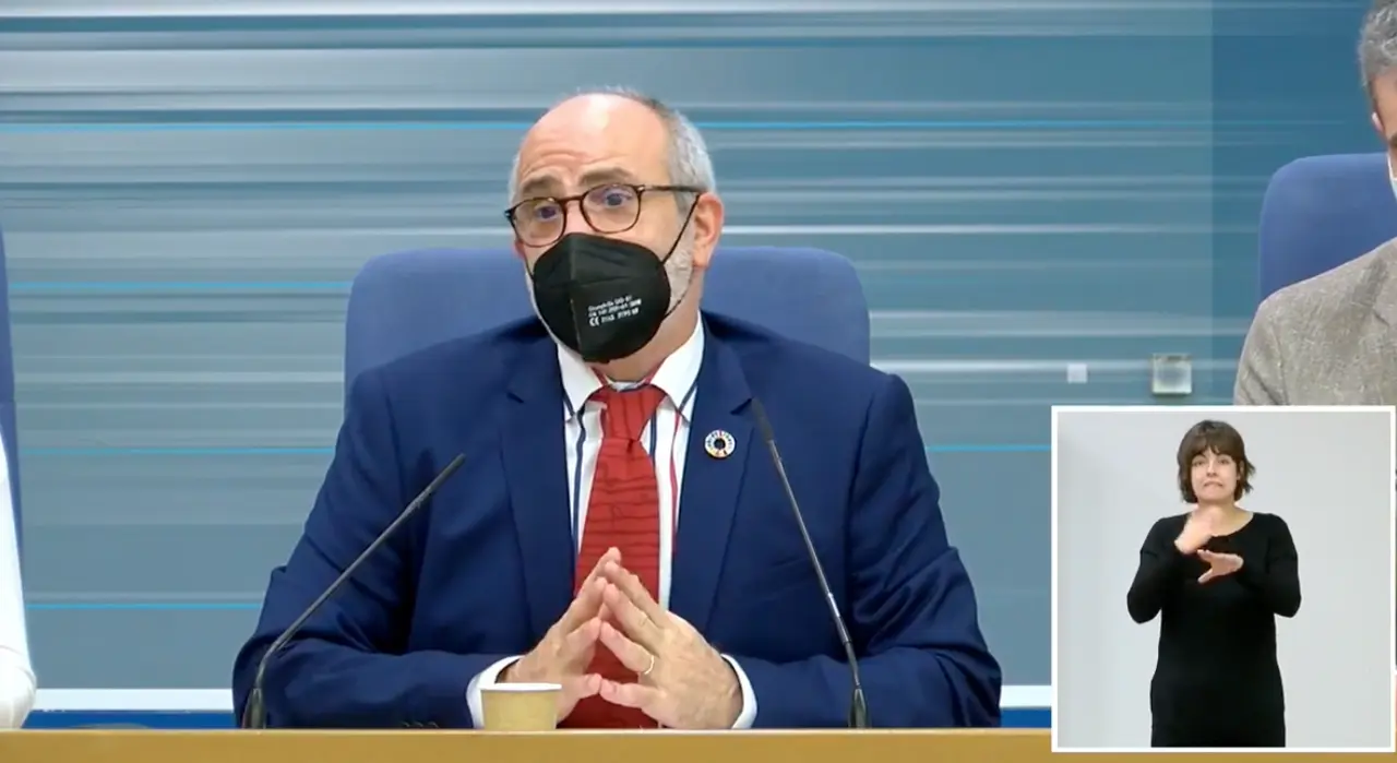 El consejero de Sanidad de Cantabria, Miguel Rodr&iacute;guez - Juan Manuel Serrano Arce - Europa Press