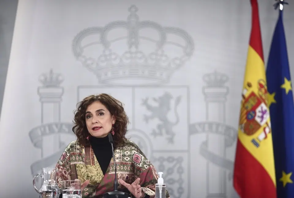 La ministra portavoz y de Hacienda, Mar&iacute;a Jes&uacute;s Montero, durante una rueda de prensa convocada ante los medios posterior al Consejo de Ministros, en Madrid, a 19 de enero de 2021. El Consejo de Ministros ha aprobado este martes la declaraci&oacute;n de Zona Afectada Gravemente por una Emergencia de Protecci&oacute;n Civil --lo que antes se conoc&iacute;a como zona catastr&oacute;fica-- para los territorios afectados por el temporal de nieve 'Filomena'. Esta medida llega despu&eacute;s de que varios gobiernos regionales y municipales lo hayan reclamado, empezando por el Ayuntamiento de Madrid.
