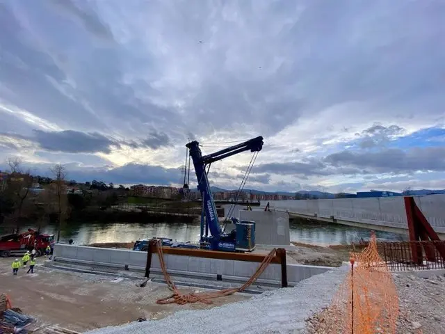 Construccion de la pasarela Saja-Besaya estar&aacute; terminada en "seis o siete semanas"