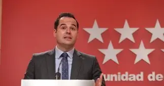 El consejero de Deportes, Transparencia y portavoz, Ignacio Aguado, interviene en una rueda de prensa convocada ante los medios posterior a la reuni&oacute;n del Consejo de Gobierno de la Comunidad de Madrid, en Madrid, (Espa&ntilde;a), a 20 de enero de 2021. - EUROPA PRESS/M.FERN&Aacute;NDEZ. POOL - Europa Press