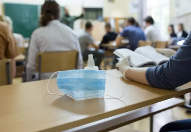 Ha sumado una en las etapas superiores, en las que tambi&eacute;n se ha aislado casi una veintena de alumnos.