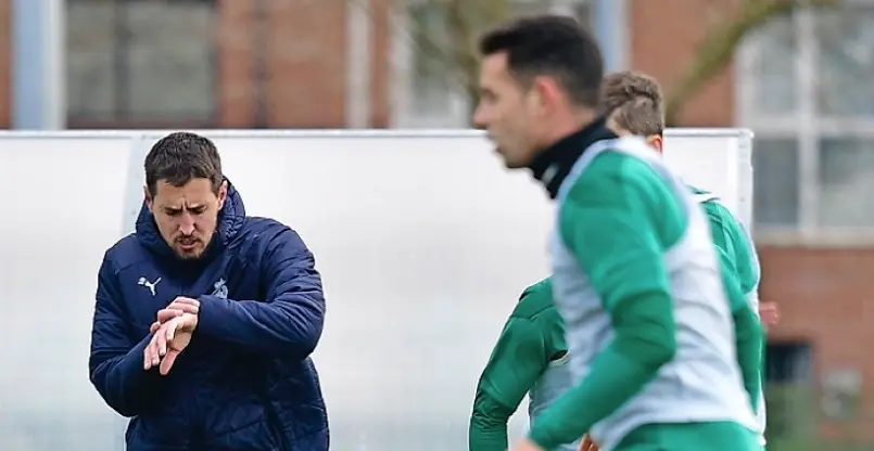 Aritz Solabarrieta no ve la hora de que lleguen por fin los refuerzos prometidos por el club. / Hardy