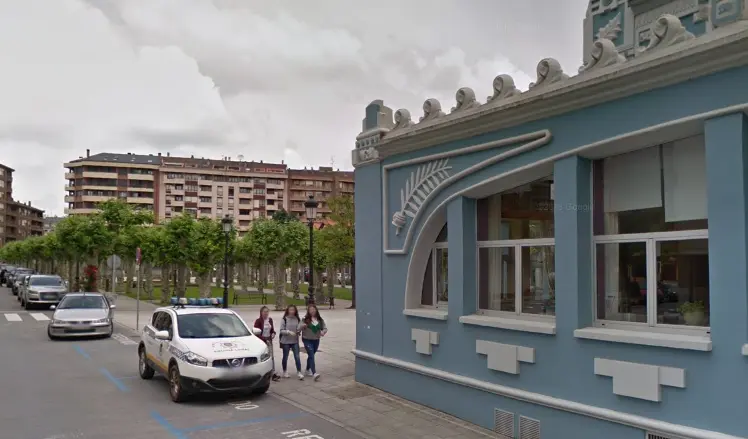 Exterior del Ayuntamiento de Colindres donde actualmente hay 78 casos de coronavirus seg&uacute;n Sanidad. / ALERTA