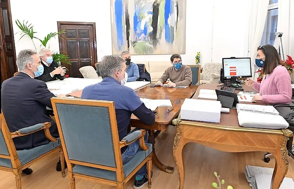Reuni&oacute;n del equipo de Gobierno con el PRC. / ALERTA