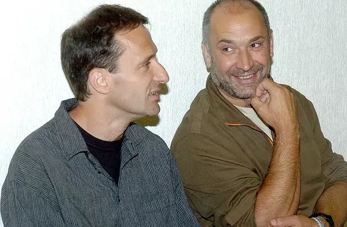Los etarras Juan Luis Aguirre Lete (izqda.) y Juli&aacute;n Achurra Egurola alias 'Pototo', en el juicio por el secuestro de Jos&eacute; Antonio Ortega Lara, en 2005. EFE