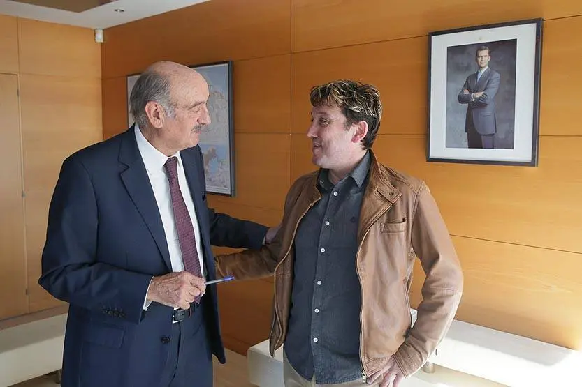 Maz&oacute;n junto al exalcalde de Rionansa el regionalista, Pedro Gonz&aacute;lez. / ALERTA / ARCHIVO