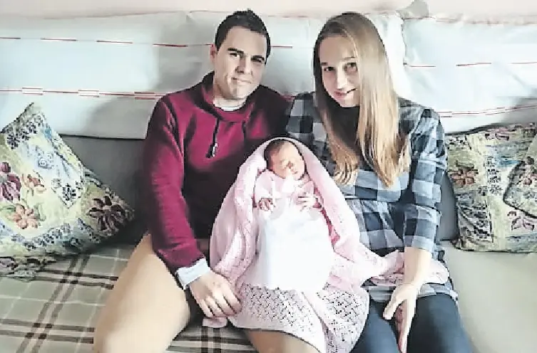 La jugadora Patricia Revuelta Mart&iacute;nez y su esposo Jos&eacute; Babil Gil.