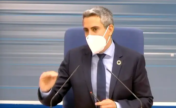 El vicepresidente del Gobierno Pablo Zuloaga, en la rueda de prensa para informar de los acuerdos del Consejo de Gobierno. / ALERTA