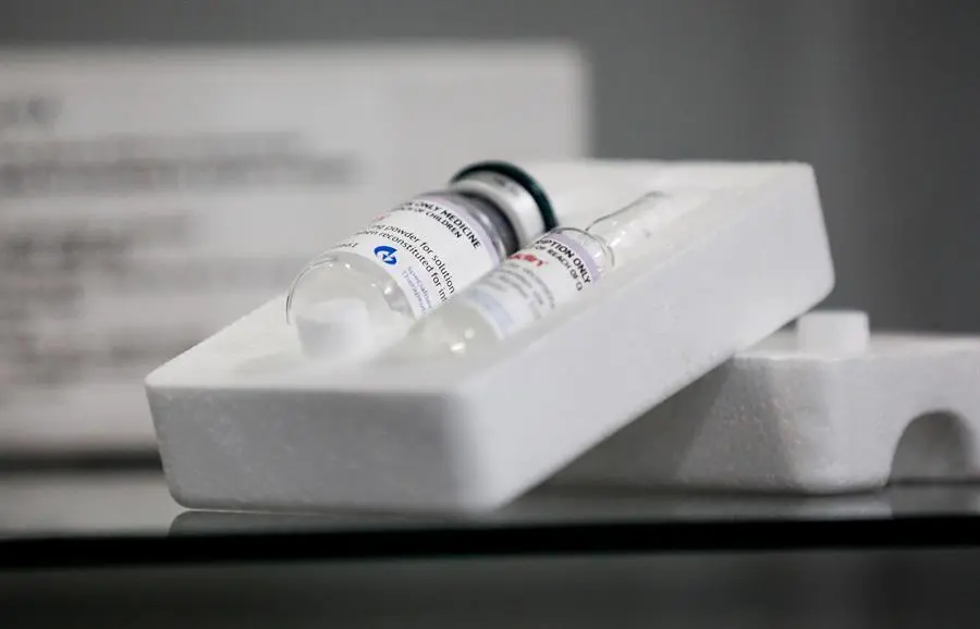 Imagen del antiviral Aplidin, desarrollado por la farmac&eacute;utica espa&ntilde;ola PharmaMar, tomada hoy en su laboratorio de Colmenar Viejo (Madrid). EFE/David Fernandez