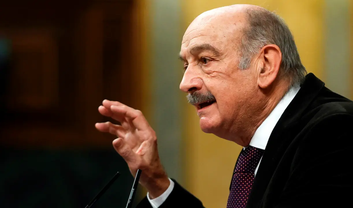El diputado del Partido Regionalista de Cantabria Jos&eacute; Mar&iacute;a Maz&oacute;n interviene este jueves en el pleno que se celebra en el Congreso de los Diputados. El pleno del Consejo General del Poder Judicial (CGPJ) ha aprobado este jueves con amplio consenso siete nuevos nombramientos de cargos judiciales, poco antes de que el pleno del Congreso debata la reforma impulsada por PSOE y Unidas Podemos para quitarle esa competencia cuando est&eacute; en funciones. EFE/ Mariscal