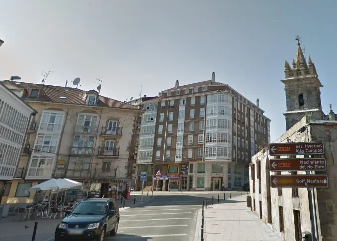 Vista de la  Av. Puente de Carlos III en Reinosa. / ALERTA