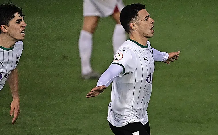 &Aacute;lvaro Bustos, celebrando su gol ante el Bilbao Athletic. / Hardy
