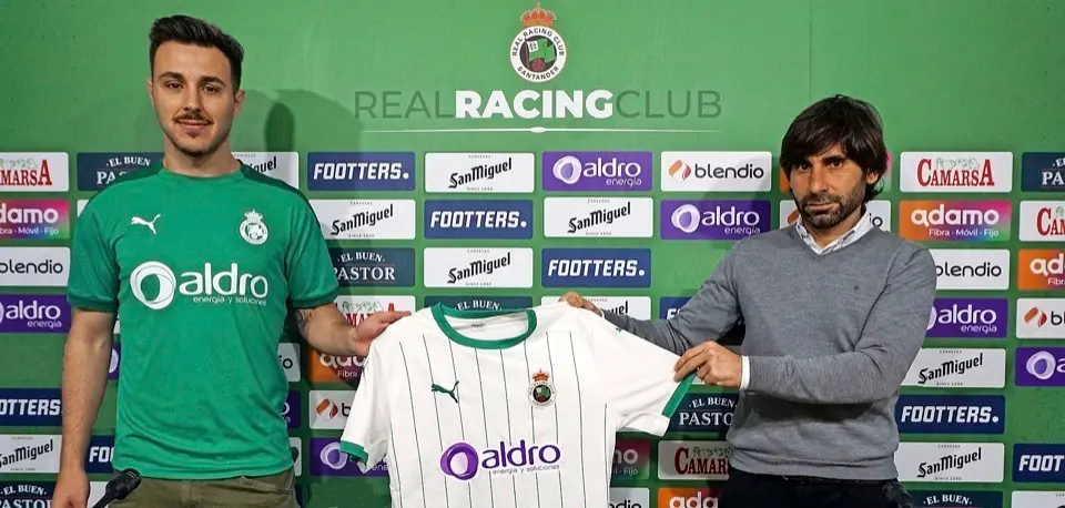 Alvaro Traver y Pedro Men&eacute;ndez durante la presentaci&oacute;n oficial del primero de ellos en la ma&ntilde;ana de ayer. / Hardy