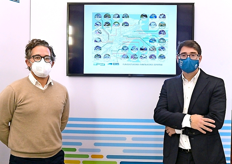 El concejal de Deportes, Felipe P&eacute;rez Manso (a la derecha), durante la presentaci&oacute;n, junto a Luis P&eacute;rez San Miguel, director del IMD de Santander.