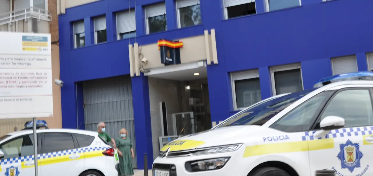 Vista de la sede central de la Polic&iacute;a de Torrelavega. / S.D.