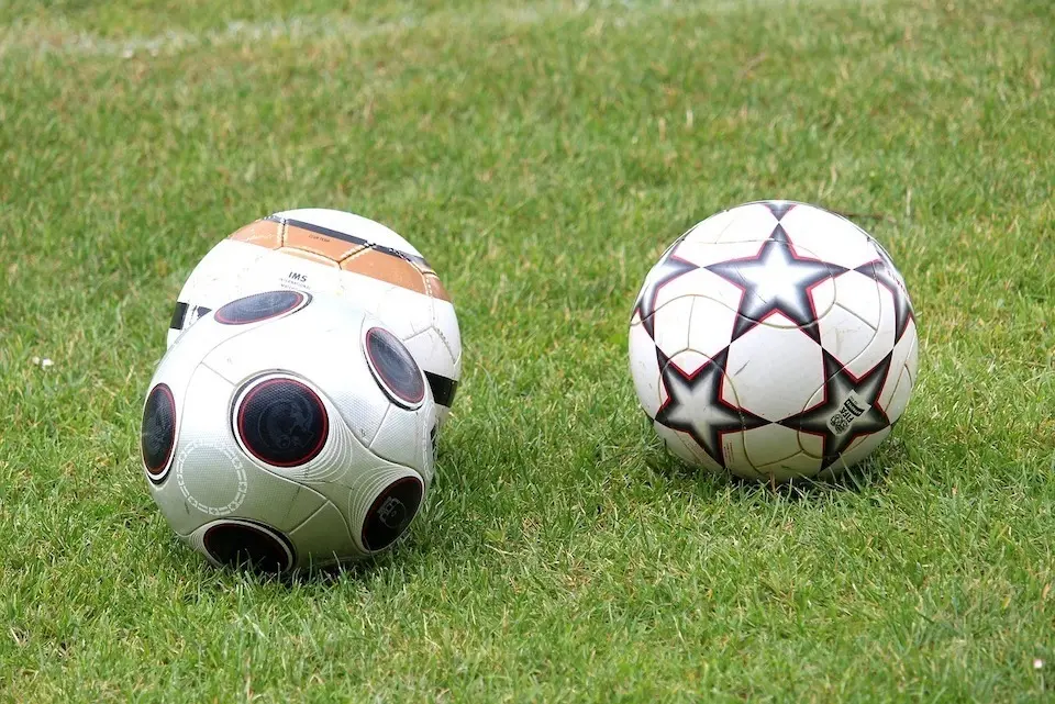 football-3547576_1280