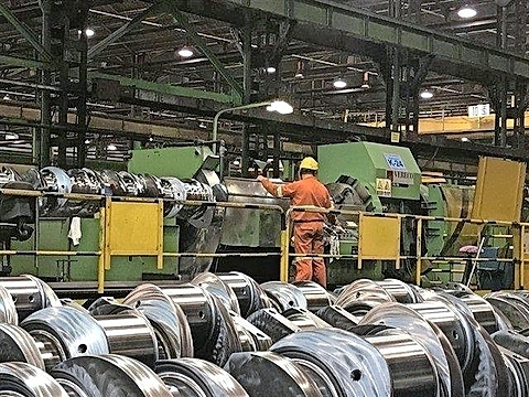 Un operario en una planta industrial. / ALERTA