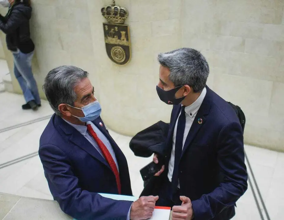 El presidente de Cantabria, Miguel &Aacute;ngel Revilla y el vicepresidente de Cantabria, Pablo Zuloaga. / HARDY