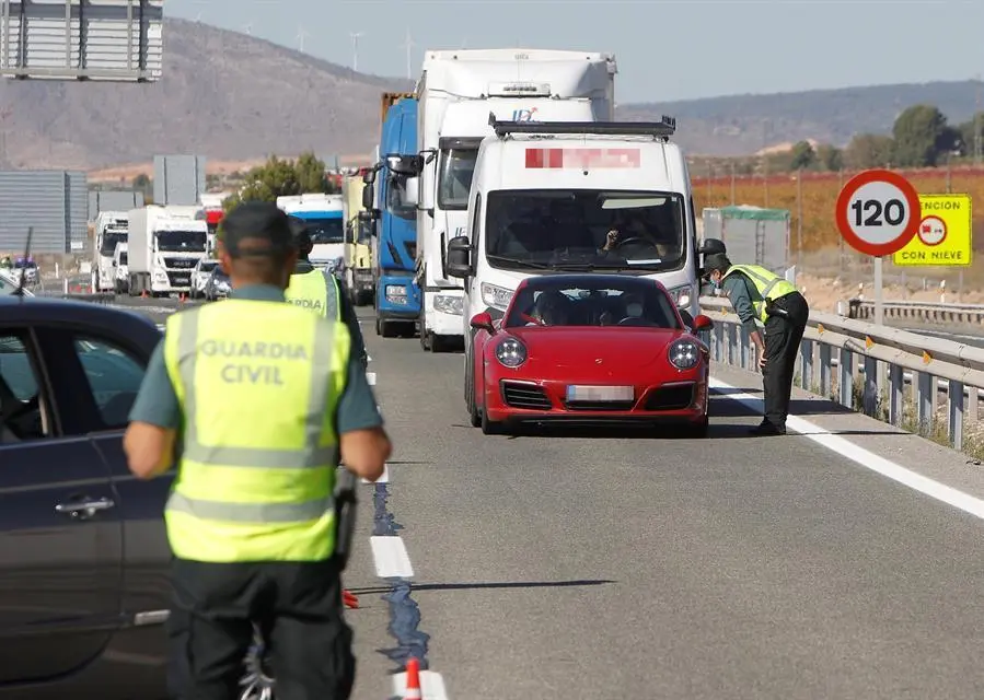Un control de la Guardia Civil en la A-31 en la provincia de Alicante. EFE/ Morell/Archivo
