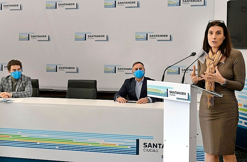 Gema Igual durante su intervenci&oacute;n en la entrega de diplomas. / ALERTA