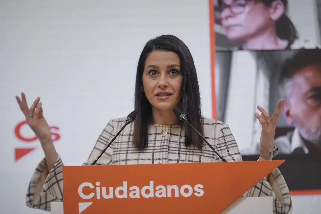 La presidenta de Ciudadanos, In&eacute;s Arrimadas, en rueda de prensa tras una reuni&oacute;n del Comit&eacute; Permanente del partido.
