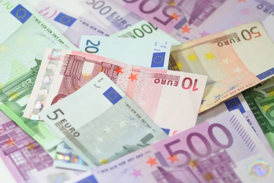 La pandemia dispara la deuda a un cierre r&eacute;cord de 1,3 billones en 2020. / ARCHIVO