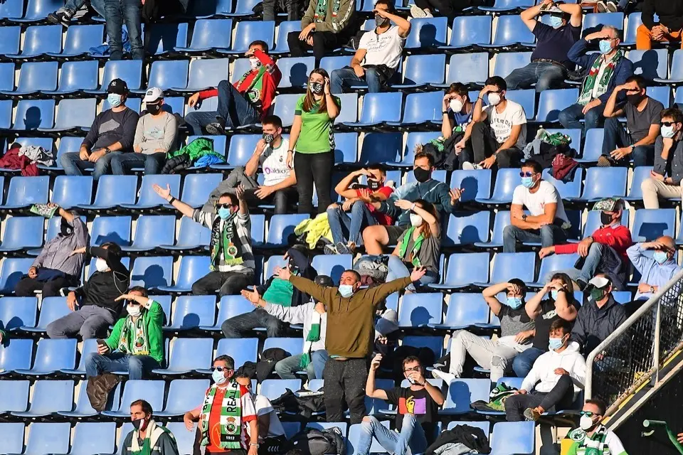 Hoy volver&aacute; a haber aficionados en la grada. / Hardy