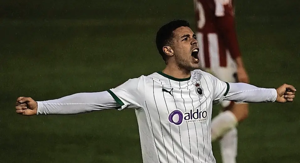 &Aacute;lvaro Bustos acumula hasta la fecha tres goles y cuatro asistencias. / Hardy