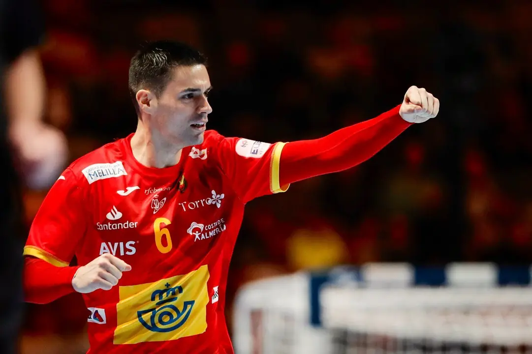 El jugador de balonmano, el "hispano" &Aacute;ngel Fern&aacute;ndez. / ALERTA