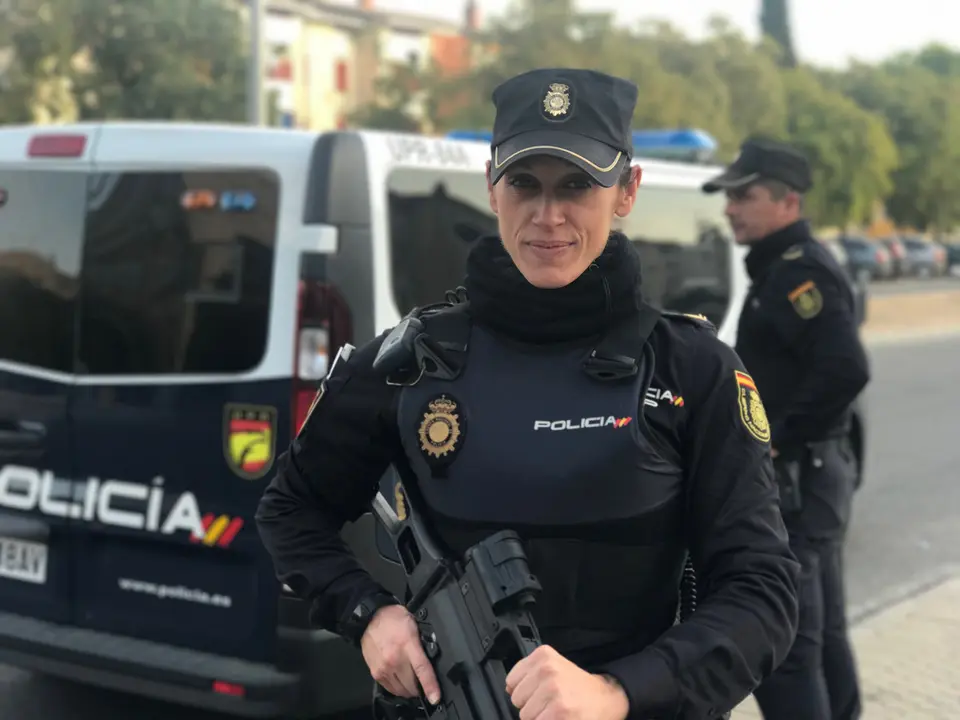 mujeres-cuerpo-nacional-policia