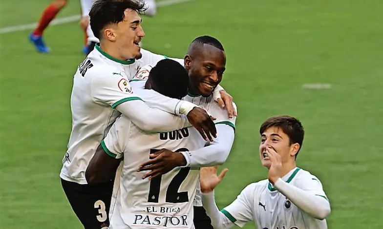 El Racing quiere seguir con su buena racha de resultados en Barakaldo. / Hardy