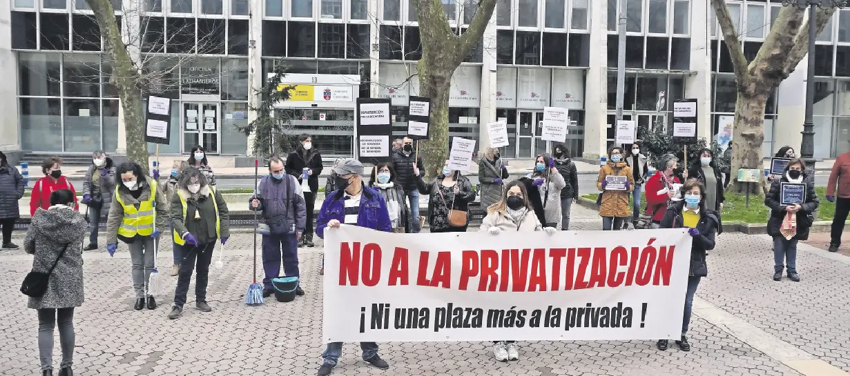 Protesta de los trabajadores en la calle Vargas. / Hardy
