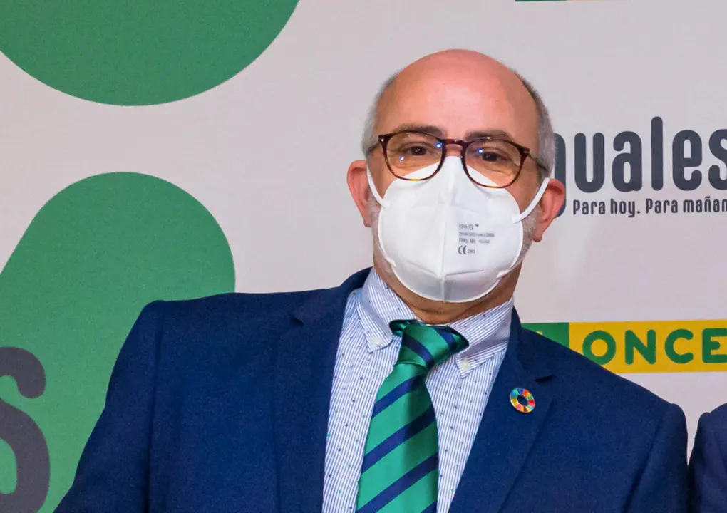 El consejero de Sanidad, Miguel Rodr&iacute;guez durante un acto en la sede de la ONCE. / Ra&uacute;l Lucio