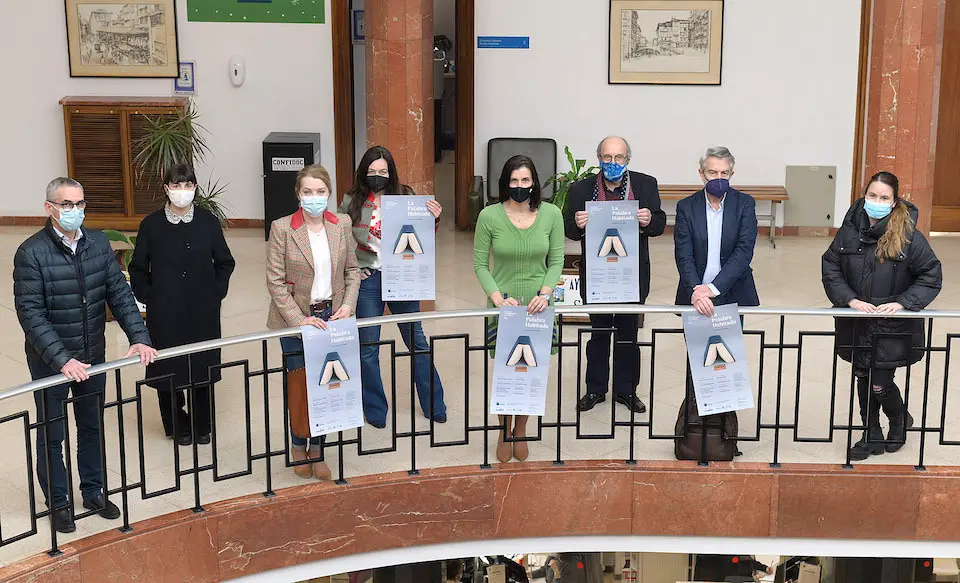 Lorenzo Ortiz, Andrea Puente, Eva Guillermina Fern&aacute;ndez, Patricia Cercas, Gema Igual, Francisco Valcarce, Fernando Abascal y Almudena D&iacute;az. / MAR&Iacute;A GIL