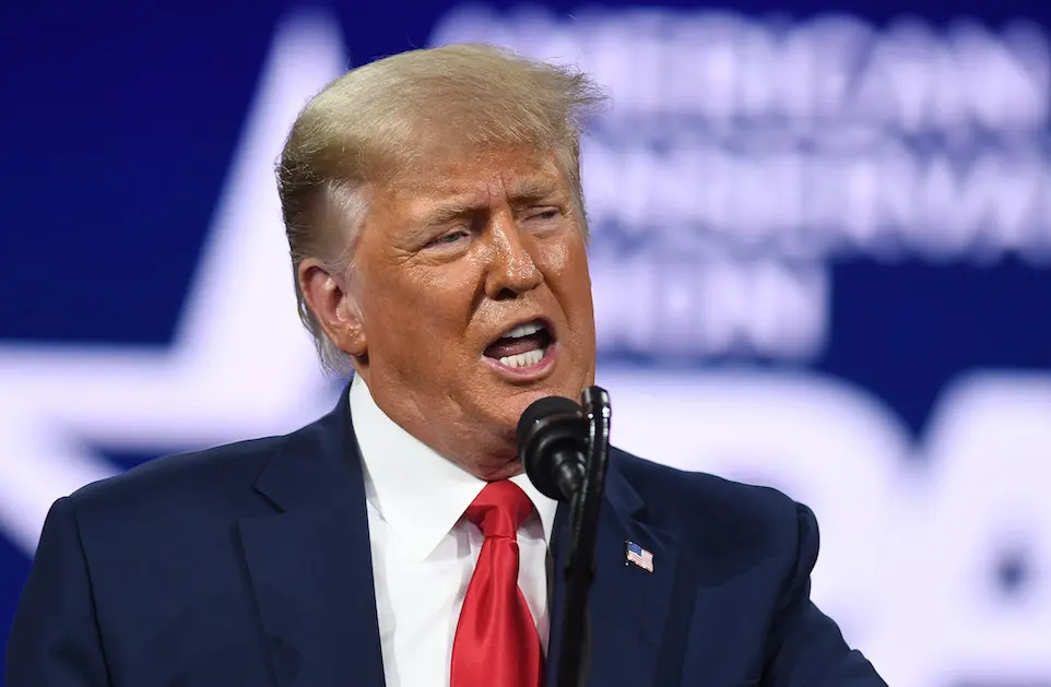El expresidente estadounidense Donald Trump habla durante la Conferencia de Acci&oacute;n Pol&iacute;tica Conservadora. / Paul Hennessy