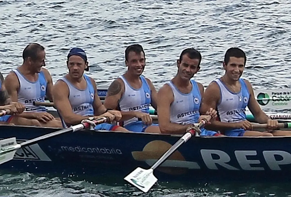 De izquierda a derecha, Roberto de Llanos, Gonz&aacute;lez Sent&iacute;es, Ignacio Garc&iacute;a, Javier Mart&iacute;nez y Manu Crespo, que seguir&aacute;n a bordo en el 2021.