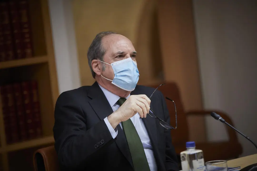 El portavoz socialista en la Asamblea de Madrid, &Aacute;ngel Gabilondo, antes de una reuni&oacute;n con la presidenta de la Comunidad y con el resto de portavoces regionales, en Madrid, en la sede del Gobierno regional, en Madrid (Espa&ntilde;a), a 16 de febrero de 2021. Est
