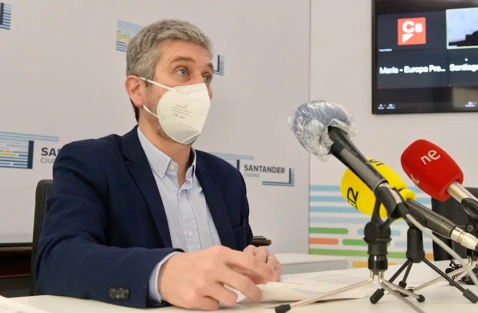El portavoz del equipo de Gobierno de Santander, Javier Ceruti. / E. PRESS