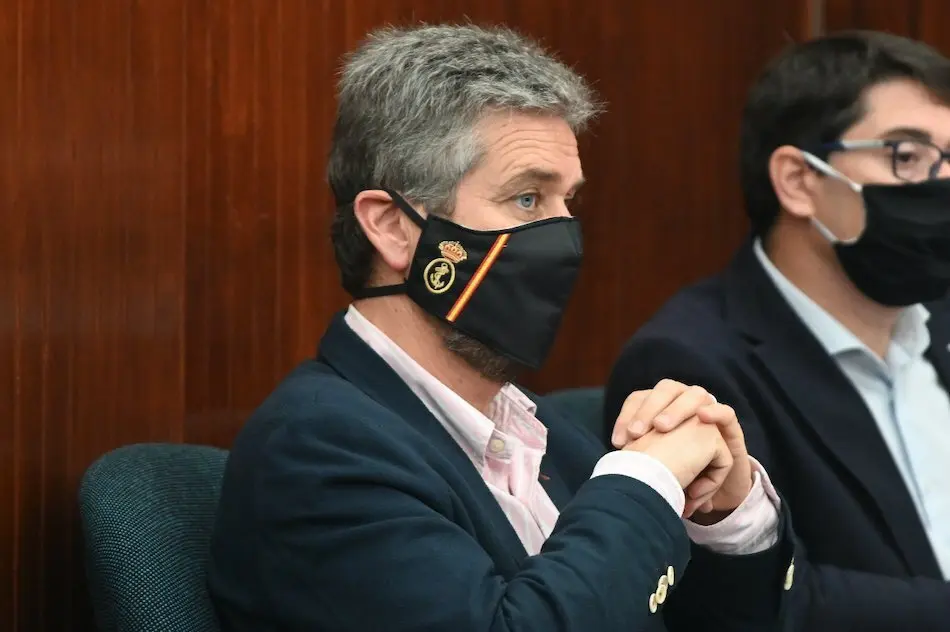 El concejal de Cs, Javier Ceruti durante un pleno en el Ayuntamiento de Santander.
