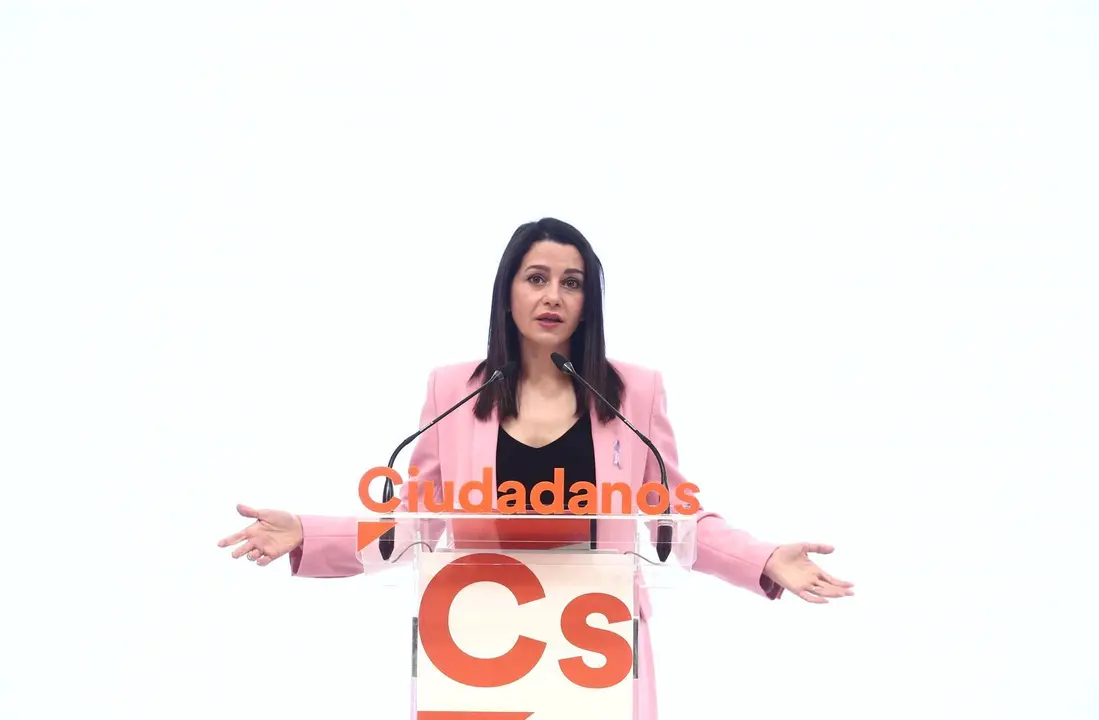 La presidenta de Ciudadanos, In&eacute;s Arrimadas, en una rueda de prensa en la sede del partido en Madrid.