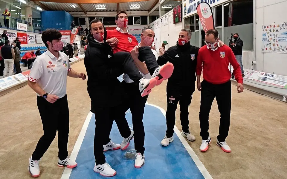 Mario Pinta, Cristian Lavid, Pablo Lav&iacute;n, Jos&eacute; Manuel Lavid, Carlos Garc&iacute;a y Pedro Guti&eacute;rrez son los nombres propios de la pe&ntilde;a campeona. / Hardy