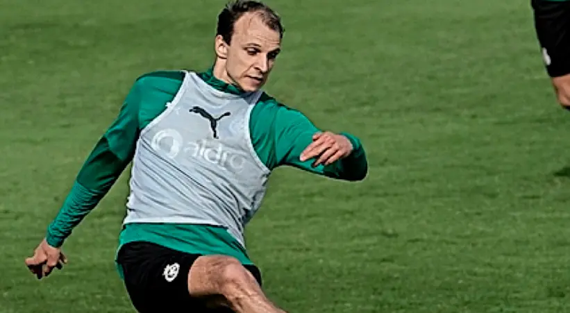 Lars Gerson podr&iacute;a disfrutar hoy de sus primeros minutos con el Racing. / hardy