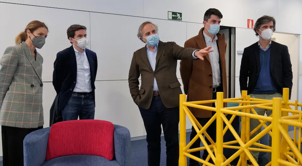 Los representantes del PSOE durante su visita al IH. / ALERTA