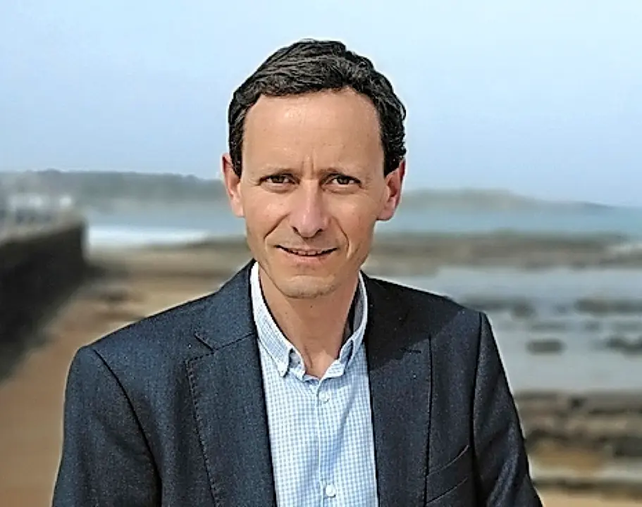 El autor de &lsquo;La Ciudad Enfurecida&rsquo;, Sergio Mart&iacute;nez. / ARCHVO