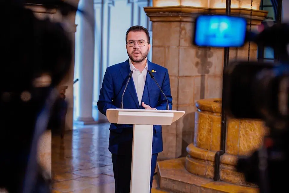 Pere Aragon&egrave;s en rueda de prensa en Lleida. / E. PRESS