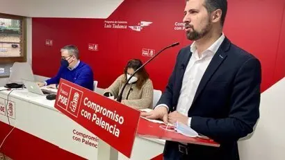 El secretario general del PSOECyL, Luis Tudanca, durante su intervenci&oacute;n en el Comit&eacute; Provincial del PSOE de Palencia. - PSOECYL
