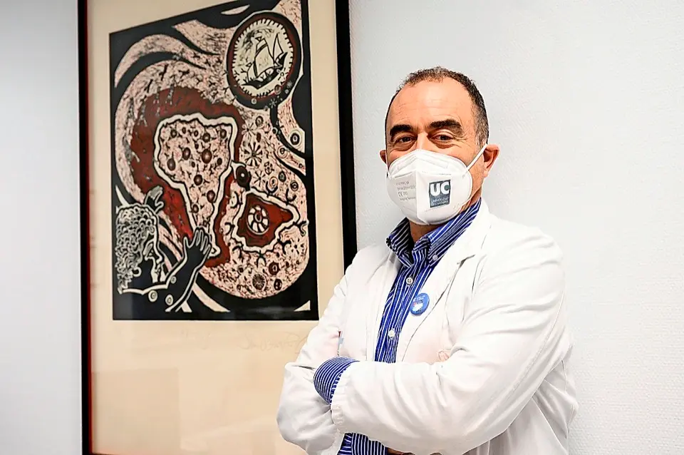 El presidente de la Sociedad Espa&ntilde;ola de Inmunolog&iacute;a, Marcos L&oacute;pez Hoyos. / PEDRO PUENTE HOYOS